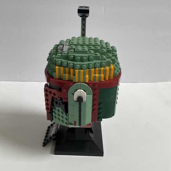 LEGO Star Wars: Boba Fett Helmet (75277) - Picture 6 of 7